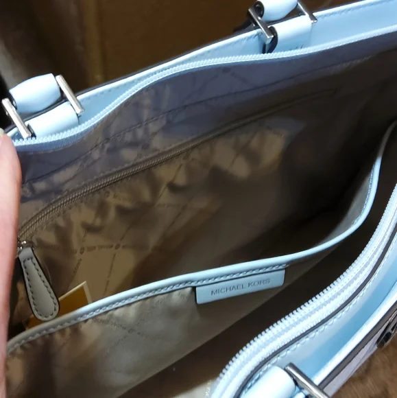 Michael Kors Signature Logo Jessie Large Tote in Soft Sky NWT - Picture 8 of 12